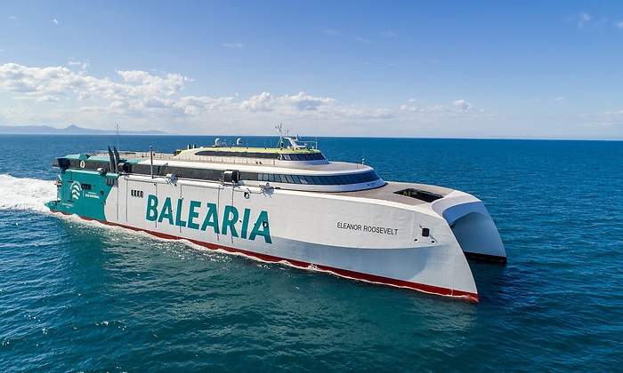 Fast-Ferry-Balearia.jpg
