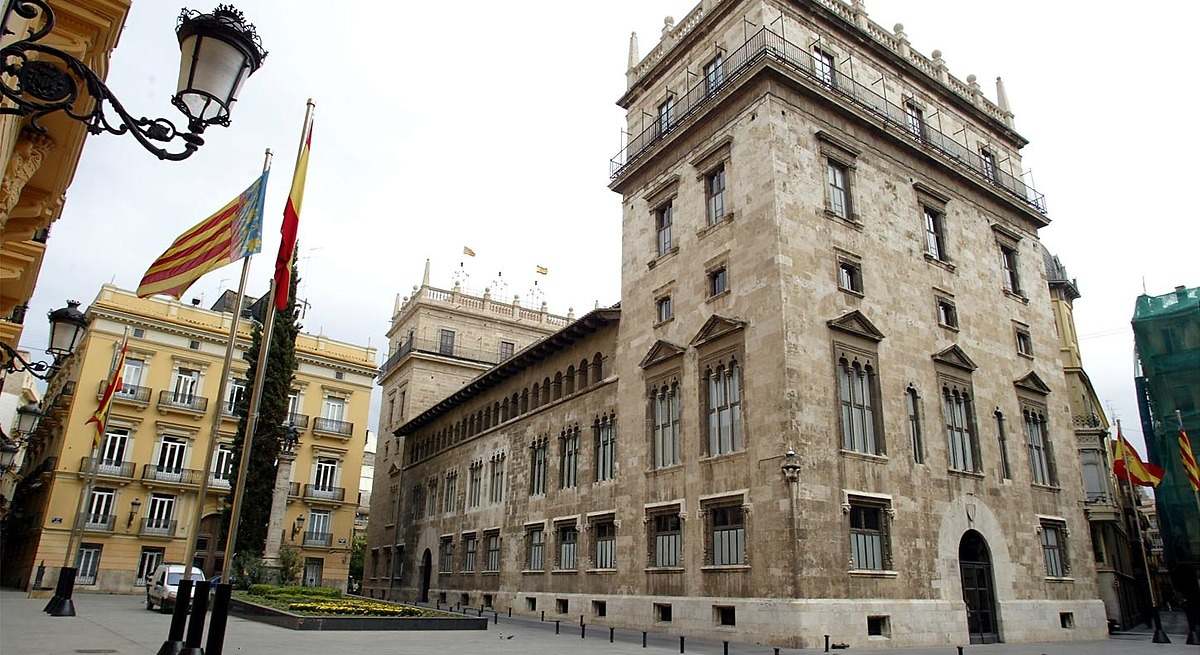 La Comunidad Valenciana sigue la primera en déficit, pese a reducirlo en 826 millones en 2024