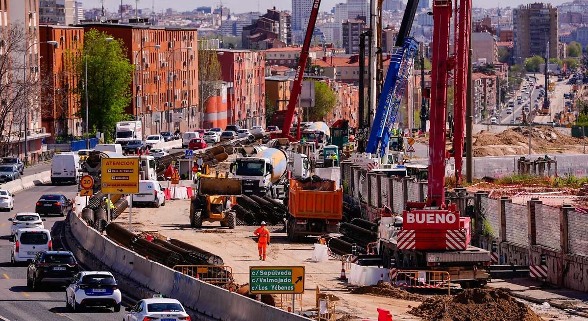 Más problemas para el tráfico de la A-5: se desvía toda la circulación para seguir avanzando con el soterramiento