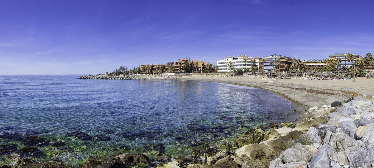 Playa de Puerto Banús