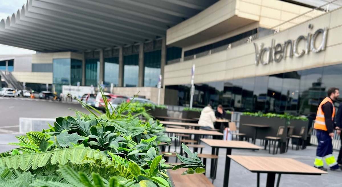 El aeropuerto de Valencia opera con un 19% más de pasajeros que su capacidad, según Cámara Valencia