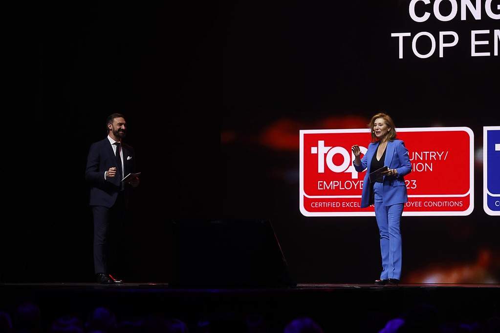 Massimo Begelle, Regional Manager de España e Italia en Top Employers Institute y Teresa Viejo