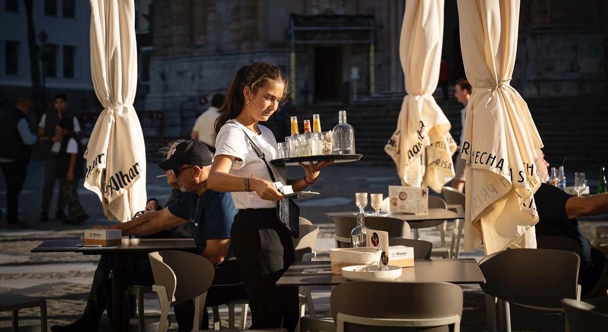El gasto turístico en Andalucía cae casi un 10% este verano, según el sector hostelero