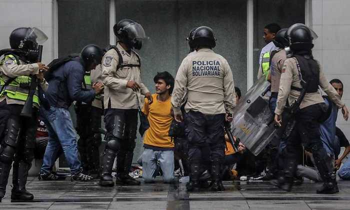 policia-veneca.jpg
