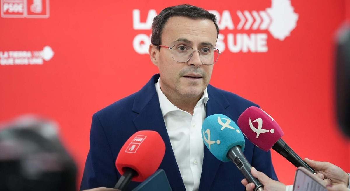 El PP pide a Gallardo que aplique el código ético del PSOE y dimita tras el caso del hermano de Pedro Sánchez