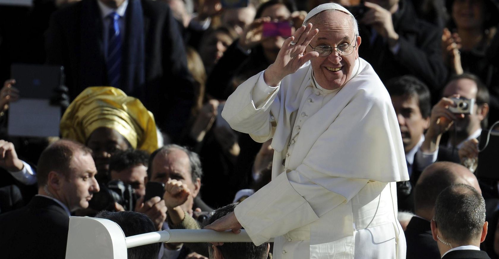 El papamovil al descubierto