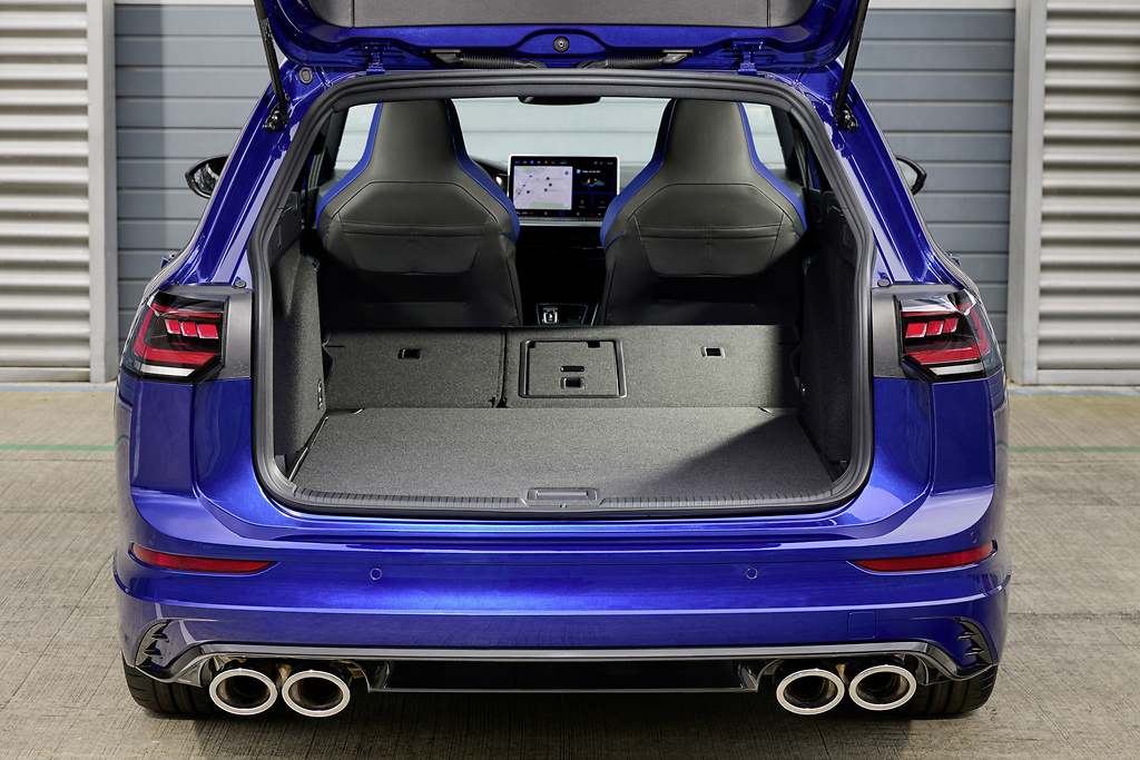 VW Golf R Variant. Asientos que se abaten 40/60 para lograr una amplia capacidad de carga, hasta 1.642 litros.