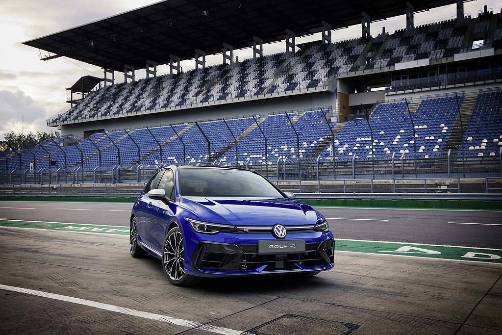 VW presenta a la versión más radical del Golf: el VW Golf R, que llega a nuestro mercado a finales de año