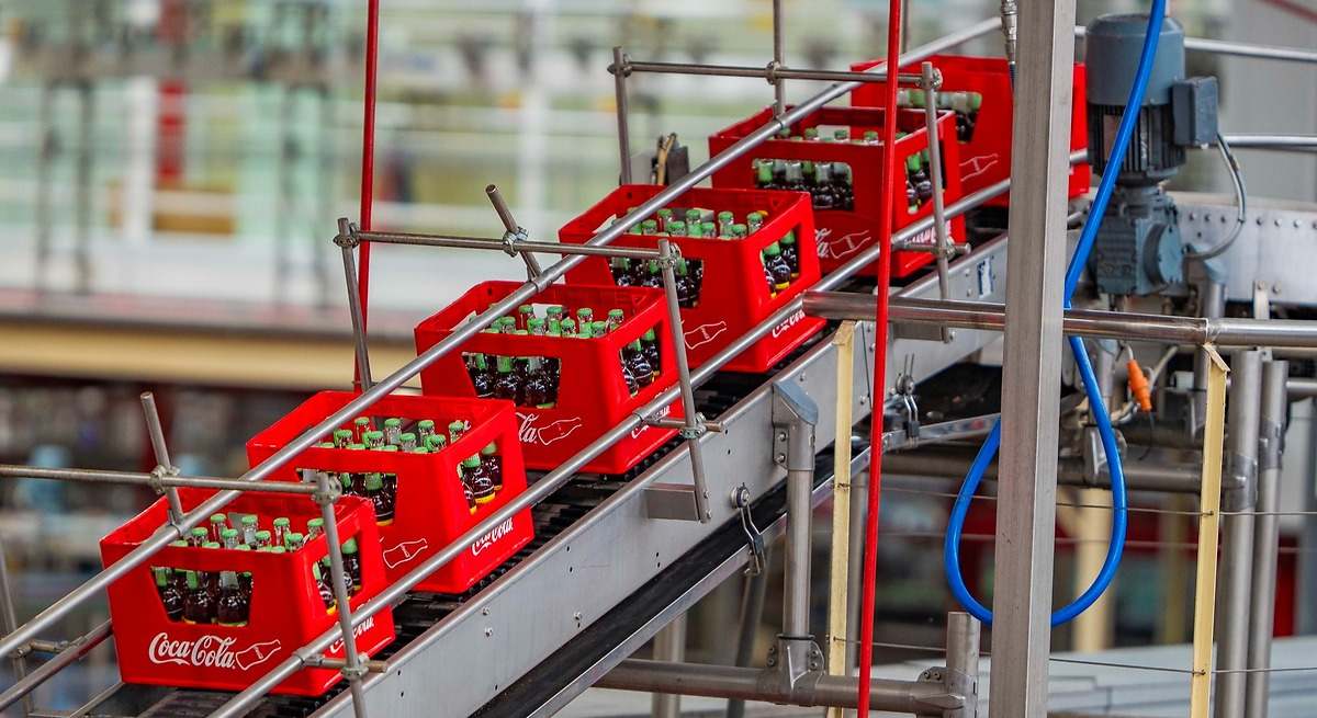 La planta valenciana de Coca-Cola, la segunda de España con 700 millones de litros al año, se pasa al  Fuze Tea 
