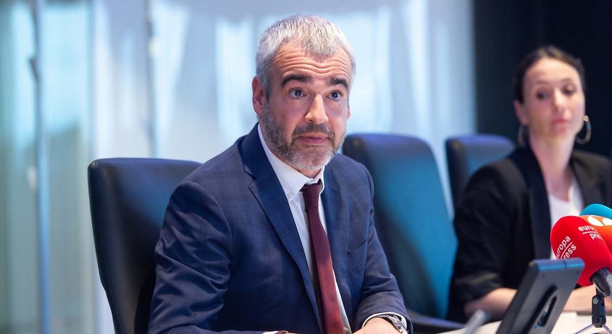 El presidente de Aena tacha a Ryanair de extorsionadores y les acusa de quitar aviones para ganar más dinero
