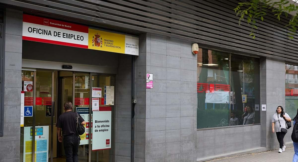 Los extranjeros que cobran el subsidio de paro, sin derecho a la prestación, crecen un 26%