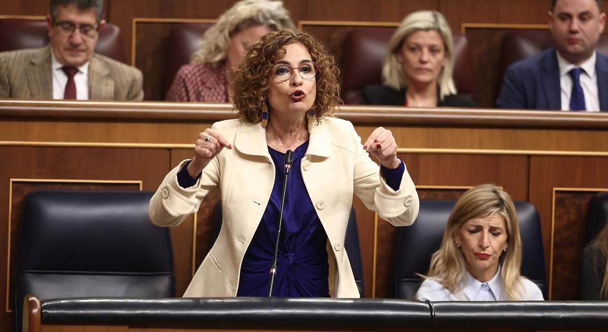 Montero announces a remove of 83,252 million of the debt that CCAA maintains with the flaw