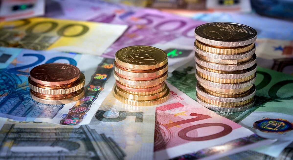 El Euro Se Cambia Por 1 075 D lares Y Toca M ximos De Cincuenta D as el-euro-se-cambia-por-1-075-d-lares-y-toca-m-ximos-de-cincuenta-d-as