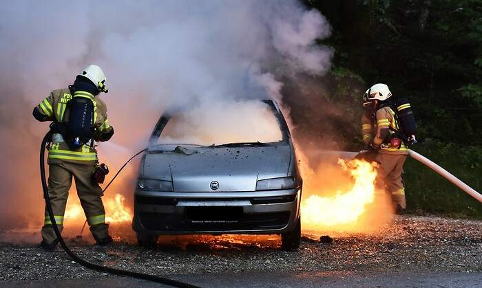 fire-fighters-4272012_1920-1.jpg