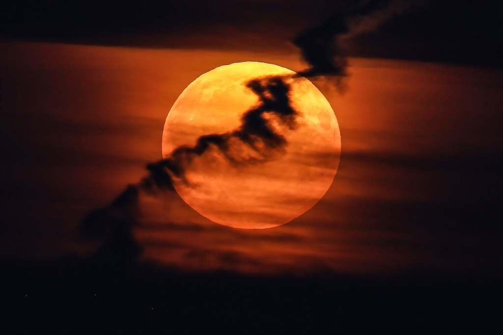 Así se ha podido ver la Superluna azul alrededor del mundo