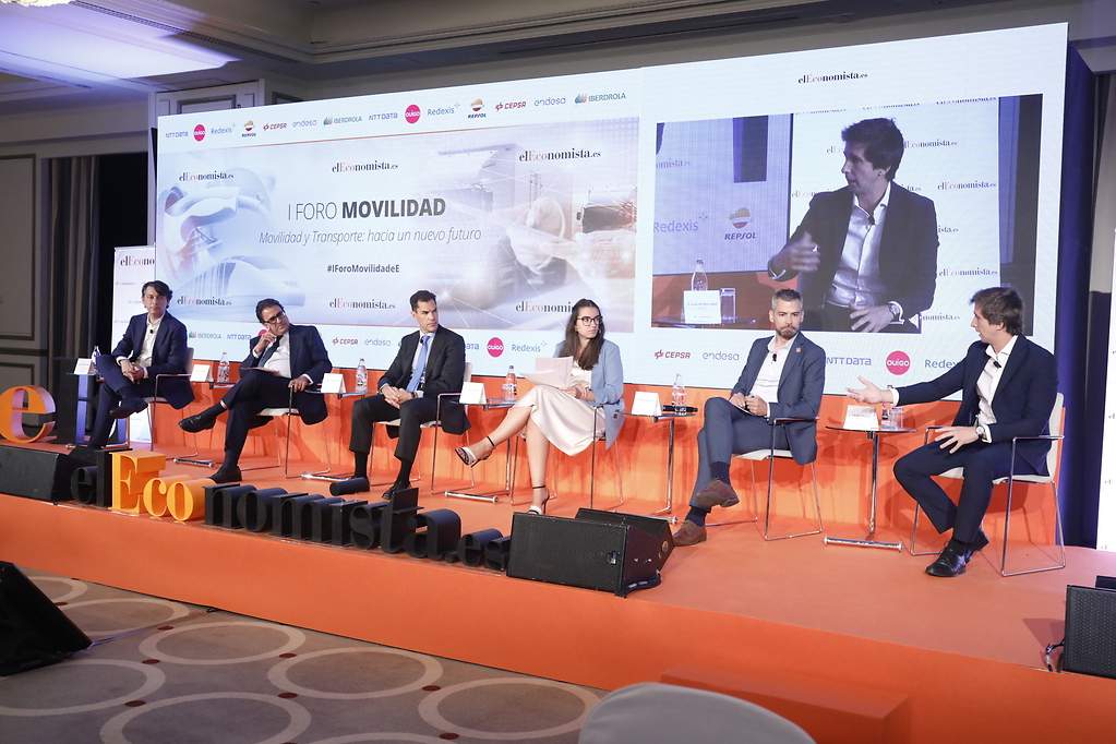 Mesa de debate: Los nuevos retos de la movilidad moderada por: D. ª Lucía Gómez, directora de elEconomista Transporte y Movilidad.