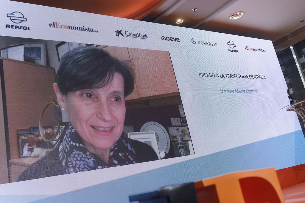 Premio a la Trayectoria Científica.