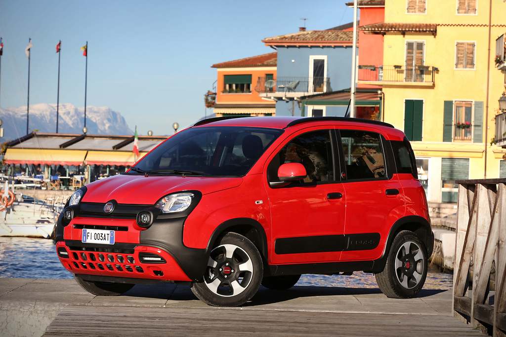 Fiat Panda/Panda Cross 1.0 Hybrid 70 CV. Desde 12.977 euros.