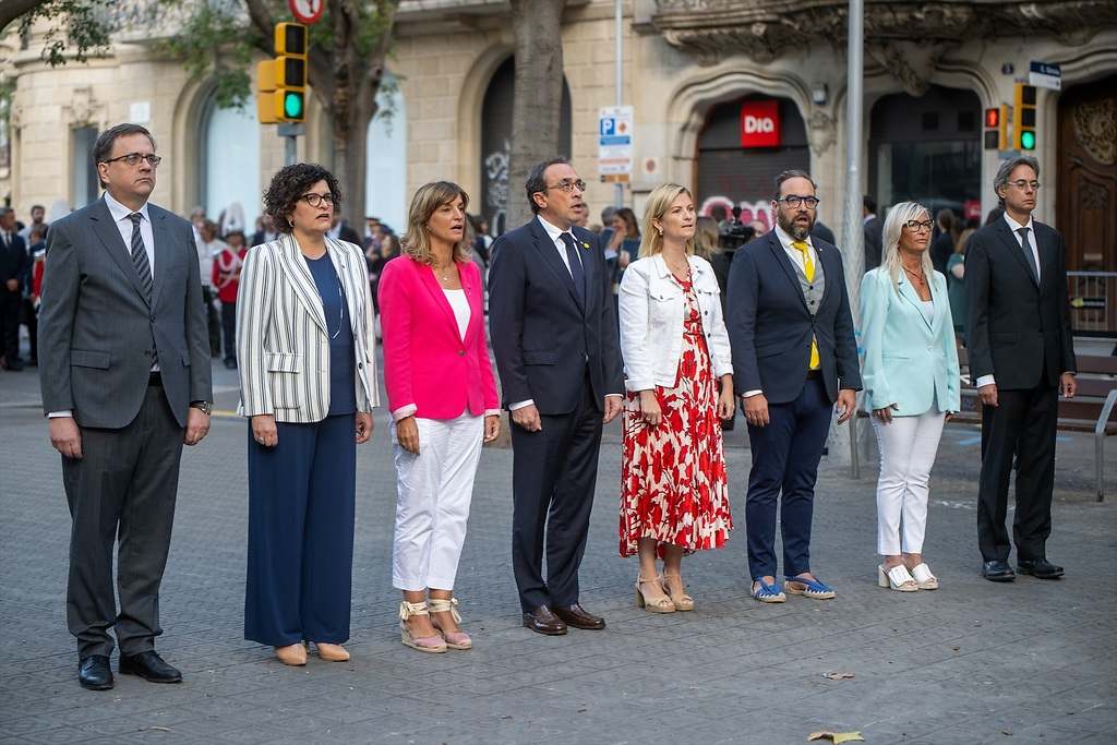 El President de Cataluña, Josep Rull, junto a miembros del Parlament