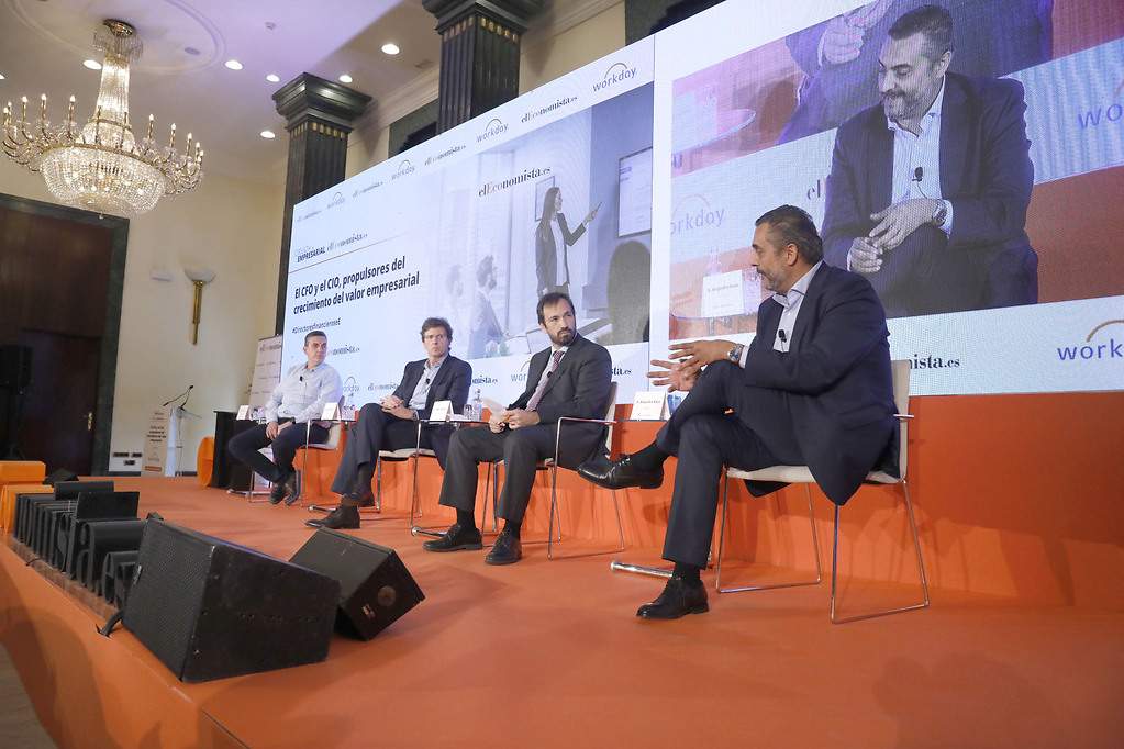 Mesa de debate: "El CFO, protagonista en la estrategia ESG de la compañía"