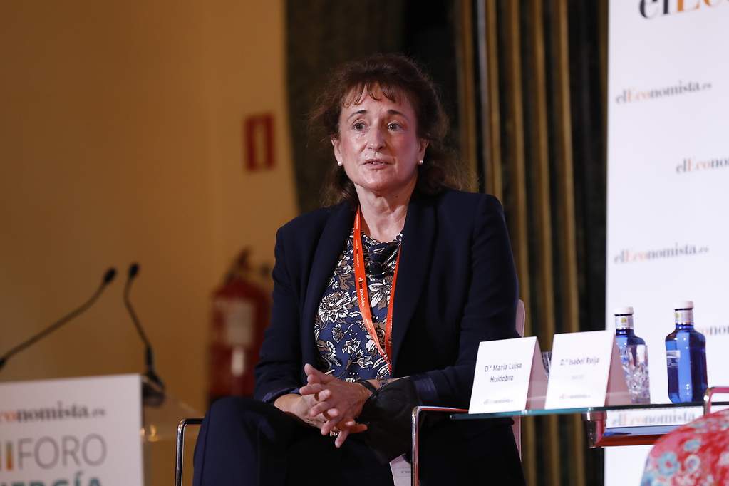 D.ª María Luisa Huidobro