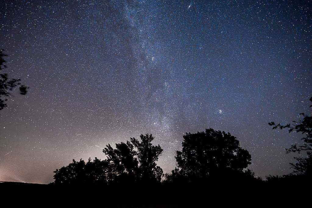 Una imagen y dos colores en el cielo