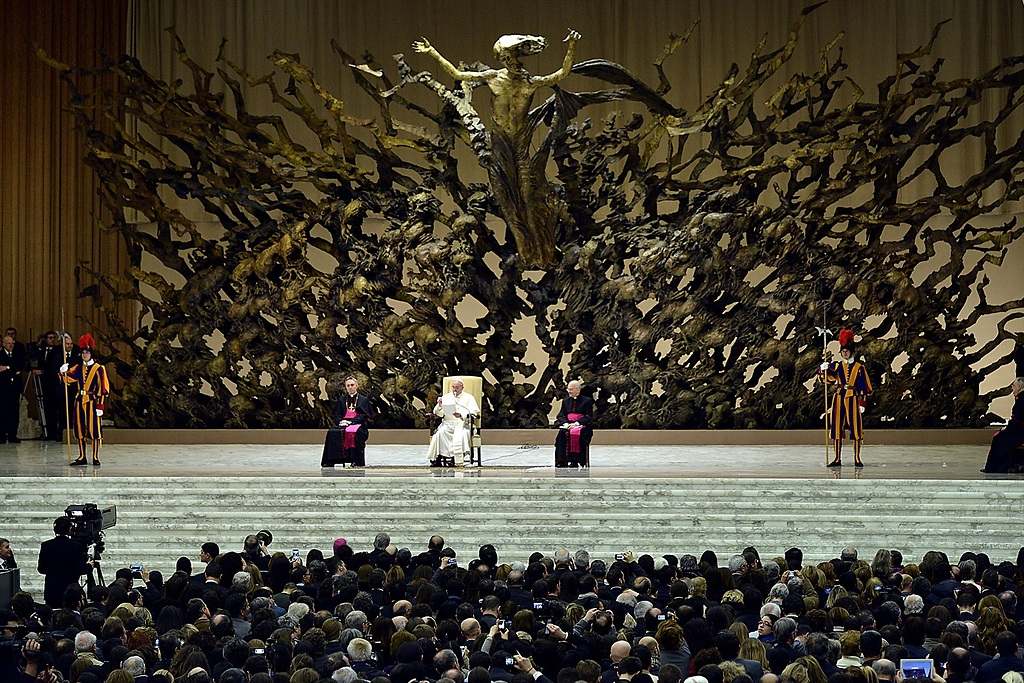 Una luz de progreso entre la rigidez de la iglesia