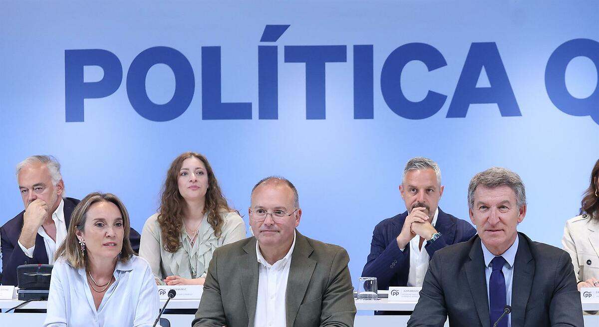 Galicia gana peso en la estructura de la cúpula del PP con una docena de gallegos encabezados por Feijóo