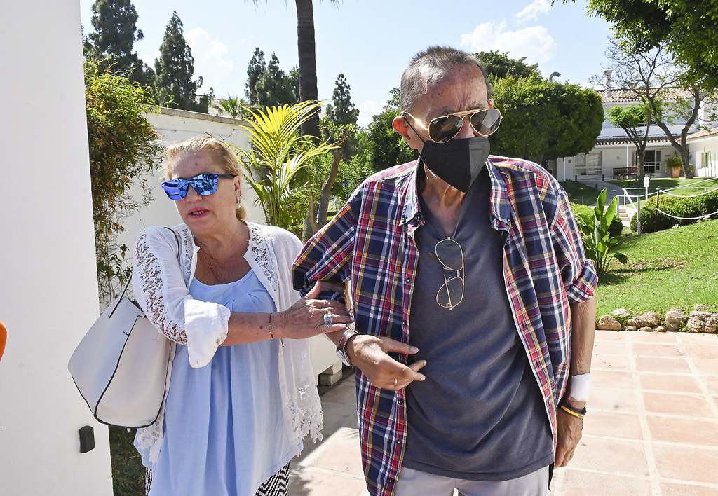 Imágenes recientes de Julián Muñoz con su exmujer, Mayte