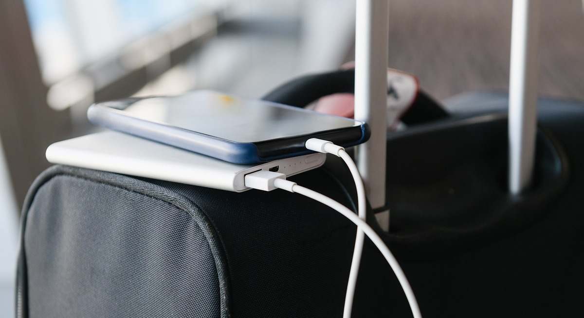 Aviso a los viajeros de toda España: a partir de octubre estará prohibido utilizar baterías externas en los aviones de esta popular aerolínea
