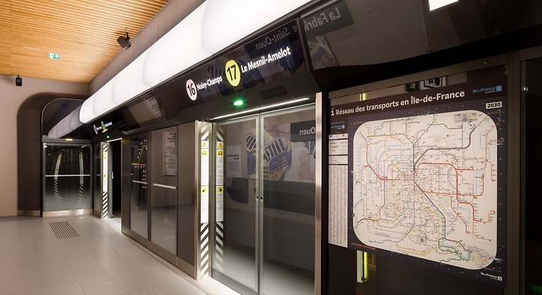 Ha desplegado sistemas de antenas en metros como el de Madrid, Milán o París.