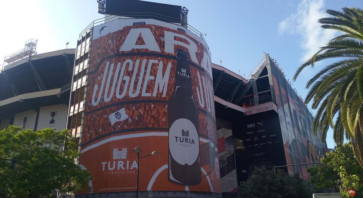 Damm mete un gol a Heineken: Turia patrocina al Valencia y ya viste Mestalla en lugar de Amstel