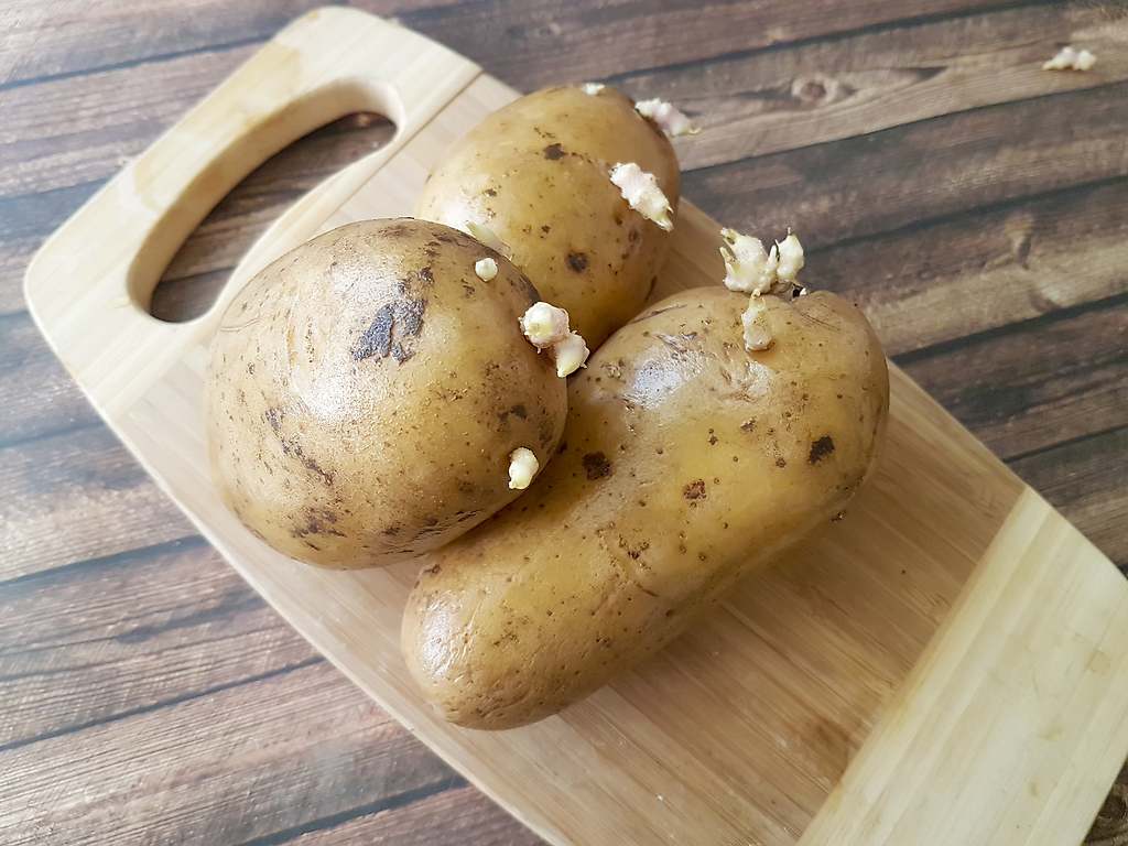 Tus patatas se mantendrán frescas y sin brotes durante más tiempo si las guardas en este lugar de la cocina