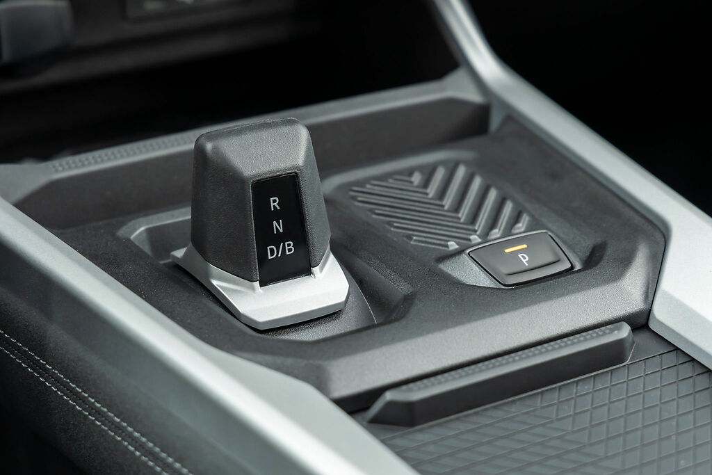 Dacia Bigster. Caja de cambios manual de 6 velocidades en todas las versiones excepto en el Hybrid 155.