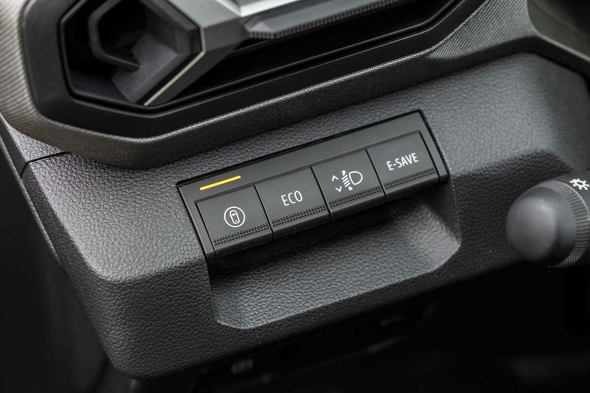 Dacia Bigster. Entre sus novedades destaca el botón My Safety, que permite personalizar los sistemas de ayuda a la conducción.