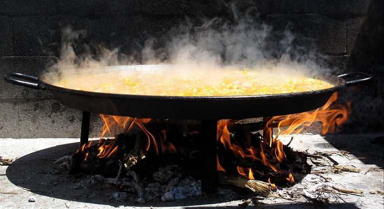 Preparación de una paella