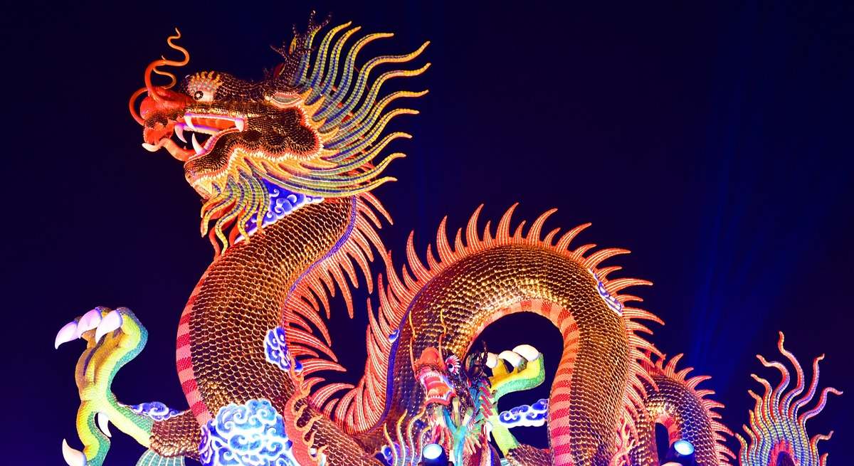 El dragón de la bolsa china despierta y ya sube más en bolsa que la tecnología de Wall Street: cinco fondos con los que buscar fortuna en el Csi 300