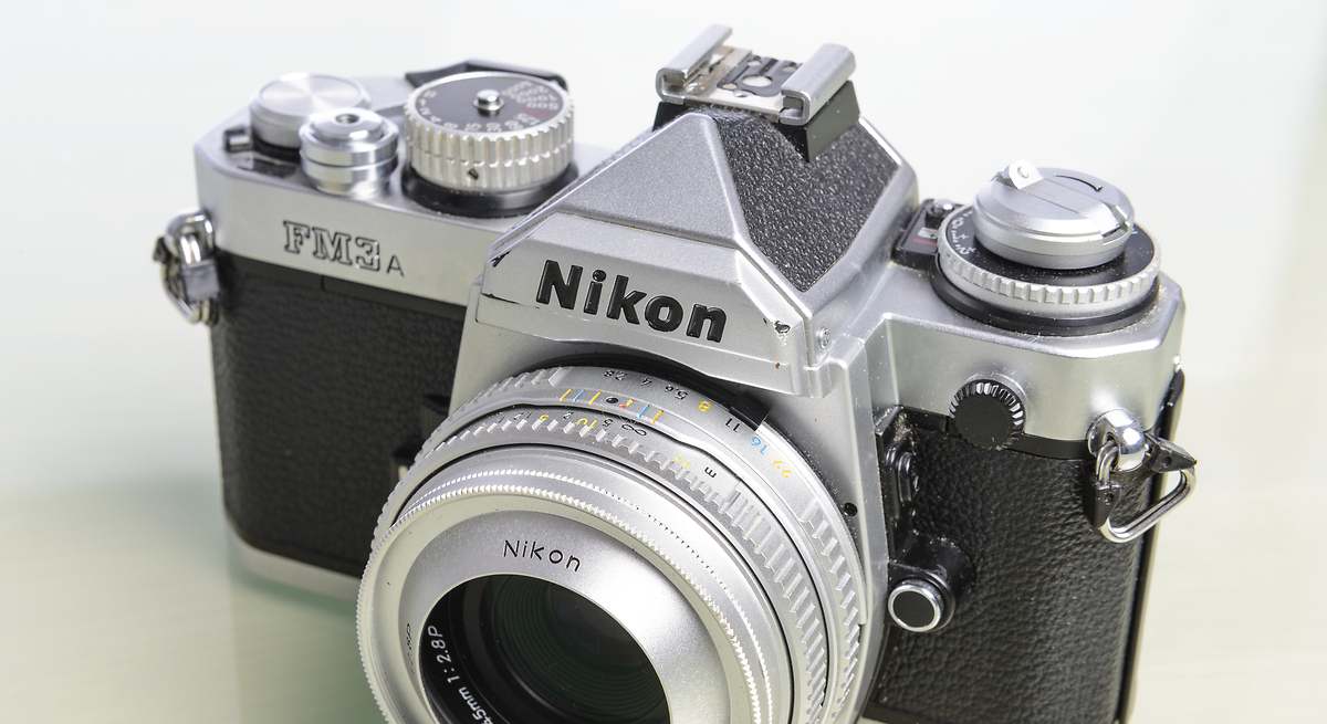 Ray-Ban pone de nuevo en el foco a un gigante de la fotografía: Nikon registra la mayor subida en bolsa en sus más de 50 años cotizados