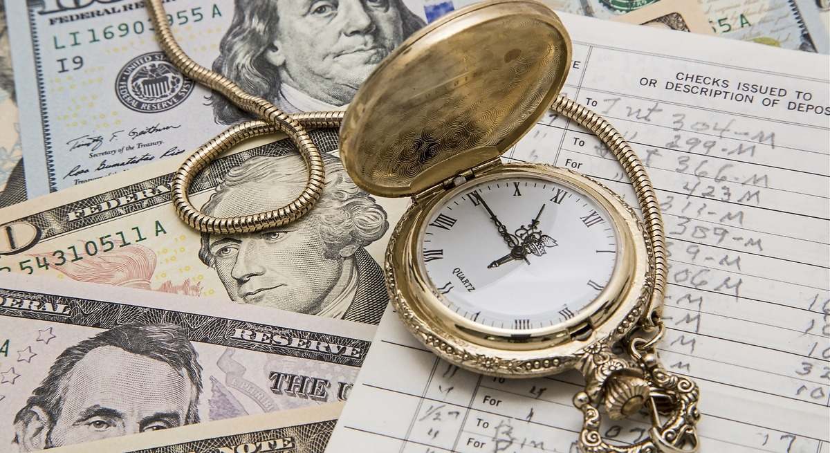 El reloj de la inversión mueve la manecilla al mercado de bonos pero no a la bolsa: "Las desorbitadas valoraciones son motivo de cautela"