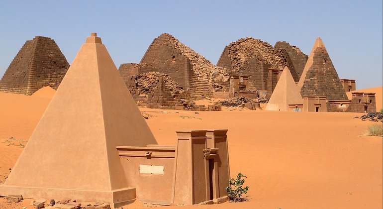 Pirámide de Meroe