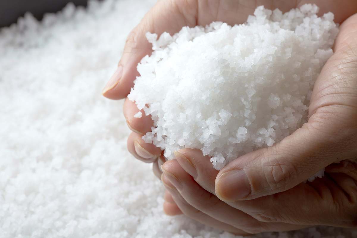 Sal gruesa: el ingrediente estrella
