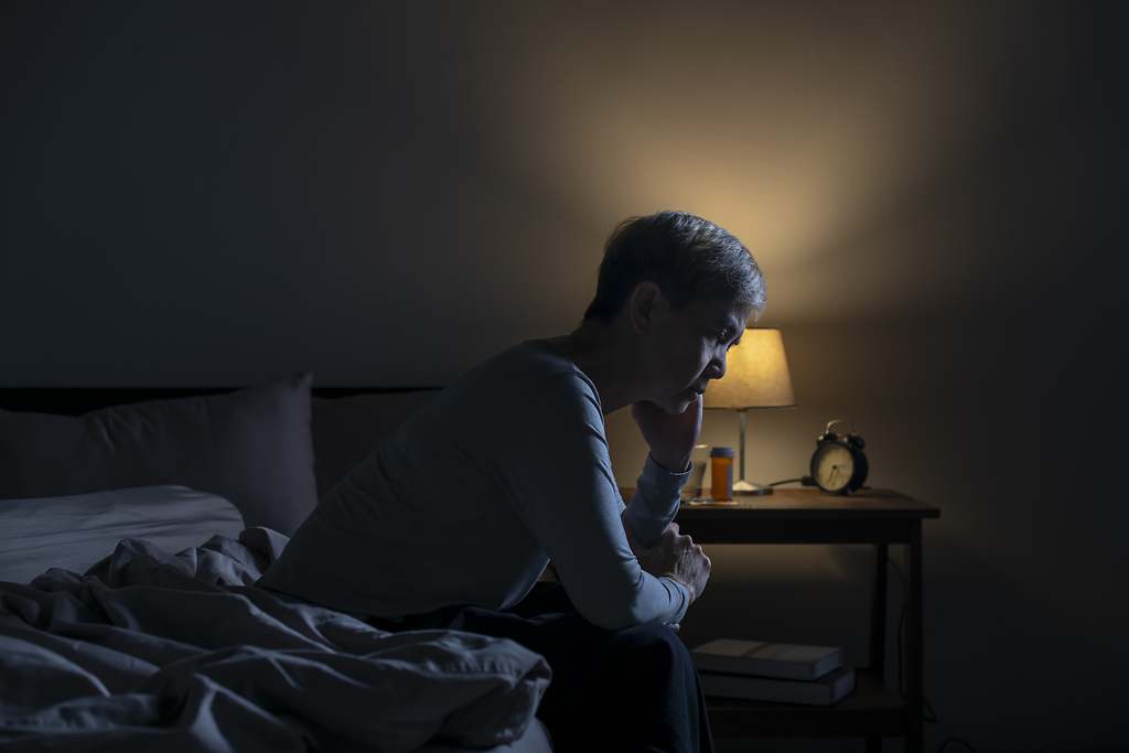 8 hábitos nocturnos de personas que nunca avanzan en la vida (según la psicología)