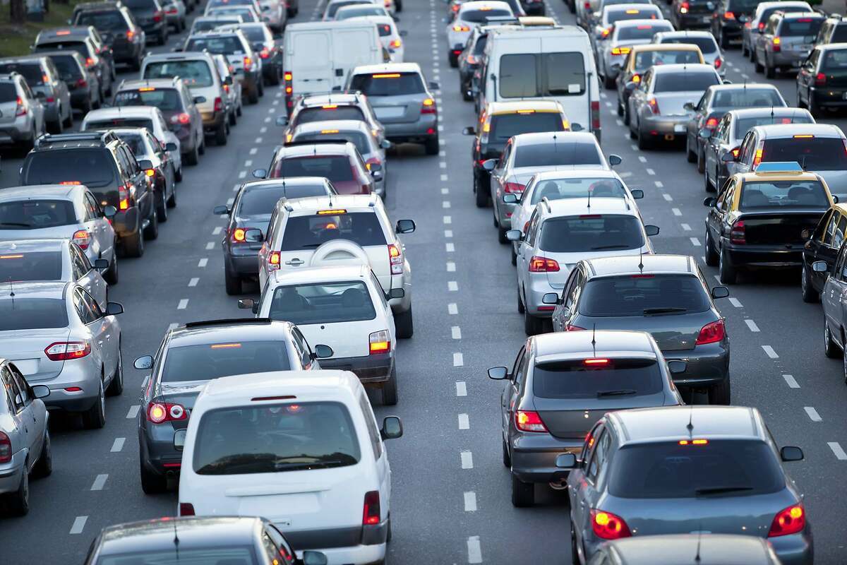 Lo que le pasa al coche cuando da tirones