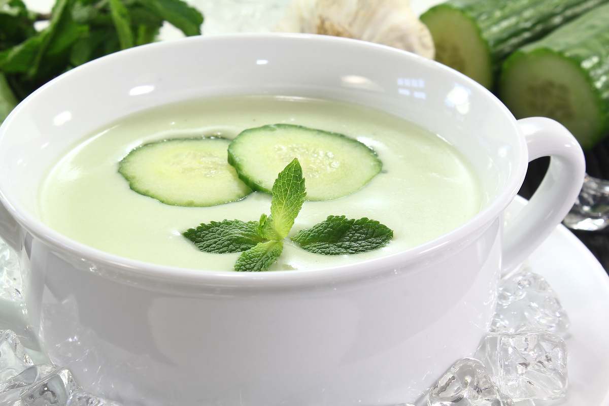 Cómo preparar crema de pepino y manzana