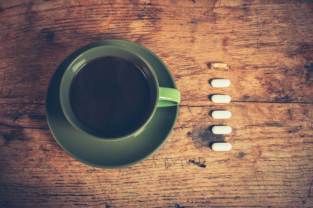 Cuáles son los medicamentos que no se deben mezclar con café
