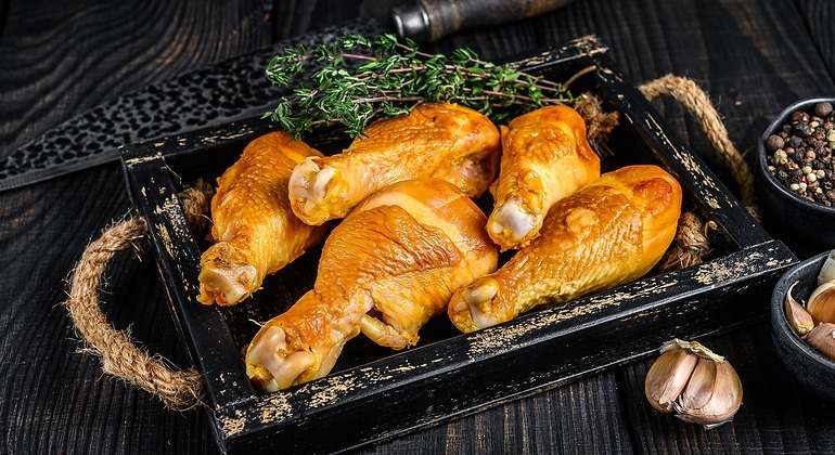 alitas de pollo amarillas