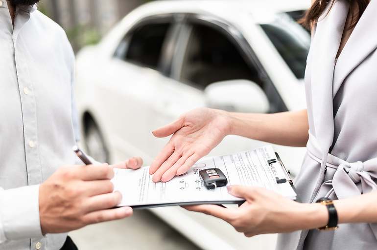 Contrato de un seguro del coche