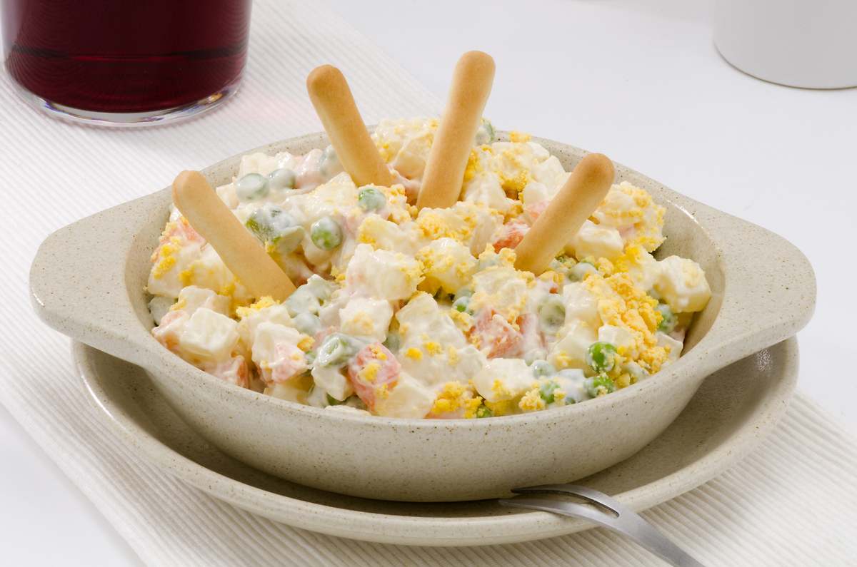 Ni atún ni huevo duro: la ensaladilla rusa que tiene prebióticos y reduce la glucosa en sangre