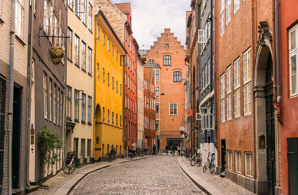 Ni Londres ni Roma: la ciudad europea más bonita (y segura) para realizar tu primer viaje sola