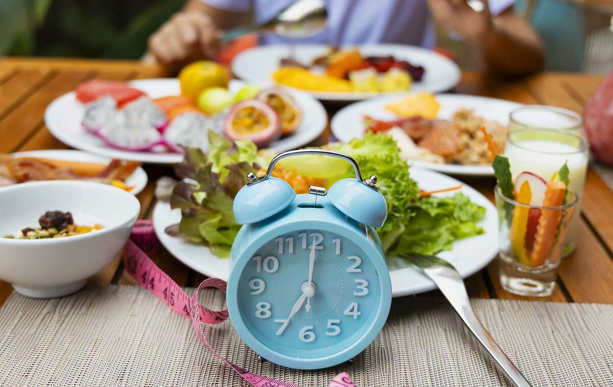 No saltarse comidas y comer en horarios regulares